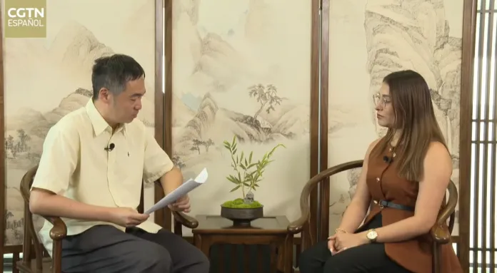 Periodista de Crónica TN8, Alejandra Palacios, comparte su experiencia en China con CGTN