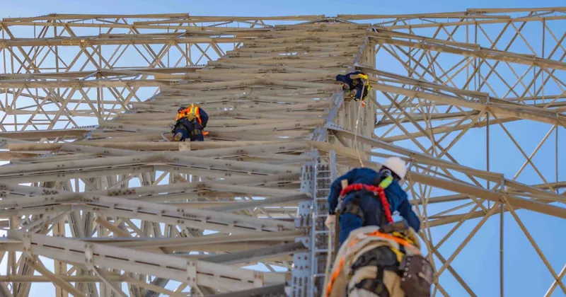 Filial de CFE solicita permiso para nueva emisión de capital de Fibra E