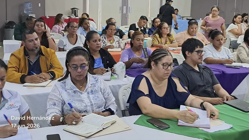 Más de 2 mil maestros participan en ciclo de formación del Programa de Educación de Jóvenes y Adultos