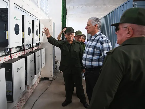 Constata Díaz-Canel novedosas soluciones energéticas y constructivas