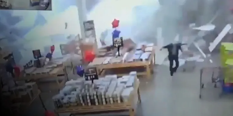 Pánico en Nueva Jersey: techo de supermercado colapsa con clientes dentro