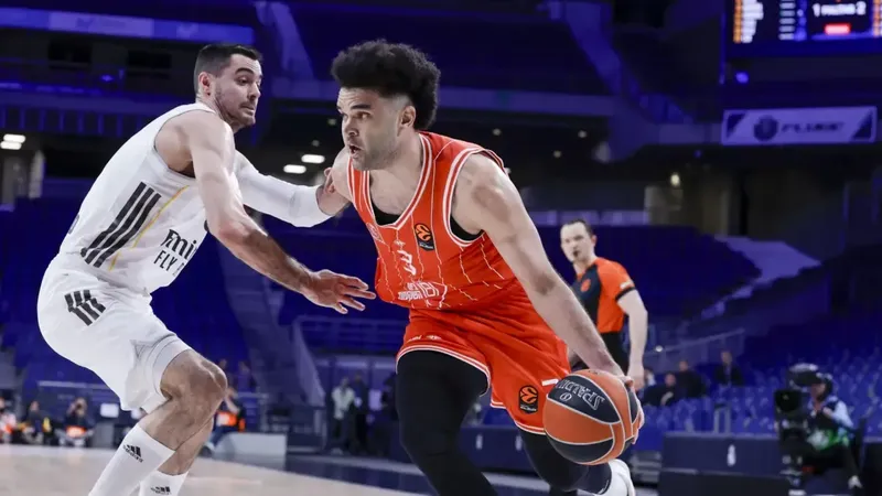 102-98: Un Real Madrid con dos caras cae y firma el peor arranque de su historia