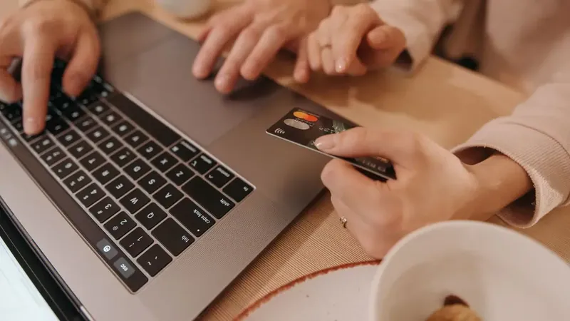 ¿Cómo sacar una tarjeta de crédito por primera vez?