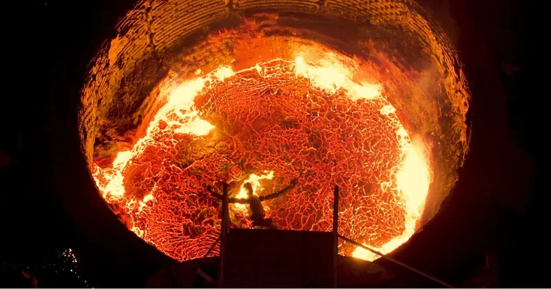 Video: robots con IA saltan en un horno en un final a lo ‘Terminator 2′ ideado por Schwarzenegger