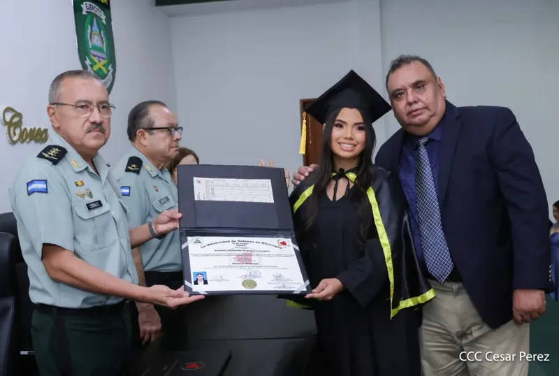 Nicaragua fortalece su sistema de salud con 71 nuevos médicos graduados