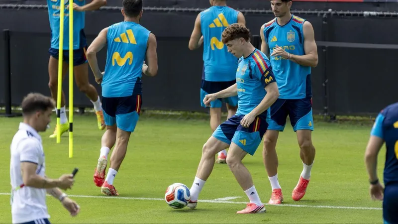 Ya están todos: vuelve Víctor Muñoz y Oyarzabal entrena con un vendaje