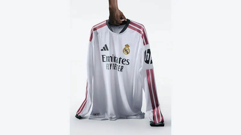 Dicen que es la peor camiseta en la historia del Real Madrid