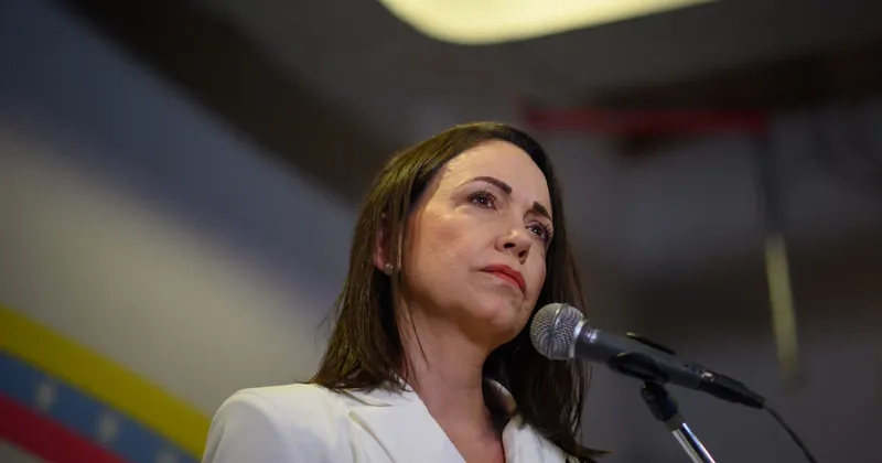 Machado cuestiona el acuerdo petrolero con EE.UU. y Delcy Rodríguez por falta de transparencia