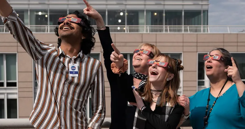 Lo que le pasará si ve el eclipse solar de hoy, 12 de agosto, sin gafas