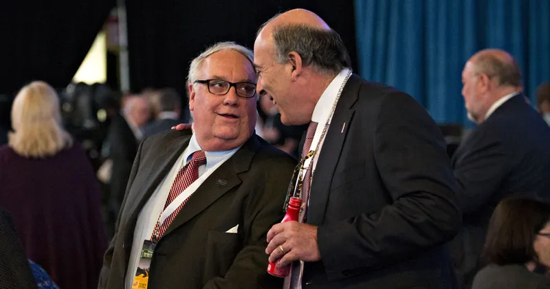¿Quién es y cuáles son los negocios de Howard Buffett, el magnate con el que Shakira visitó Quibdó?