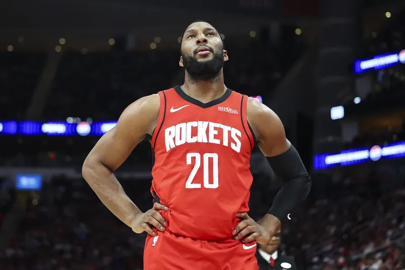 Josh Okogie acuerda 2 años con los Jazz