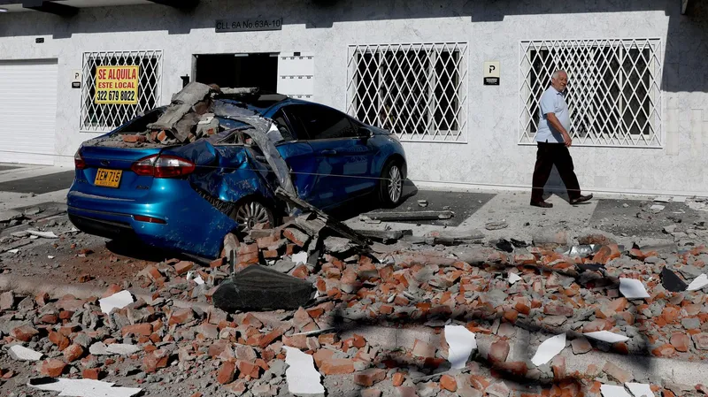 El sismo de magnitud 7,4 deja varios heridos y daños en Colombia