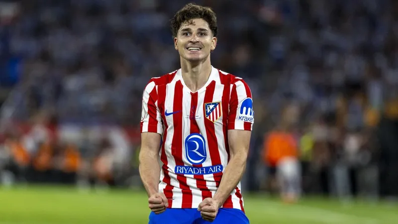 Las razones de la apuesta del Barça por Julián Álvarez, al detalle