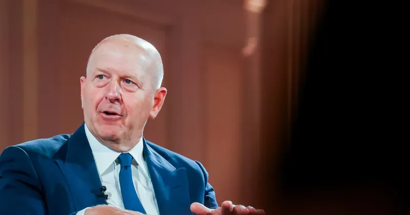 CEO de Goldman dice que la IA podría frenar el marcado aumento de ingenieros en bancos