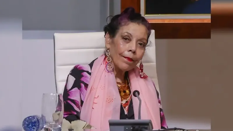 Palabras Iniciales de la Compañera Rosario saludando la Apertura de Caminos de Paz