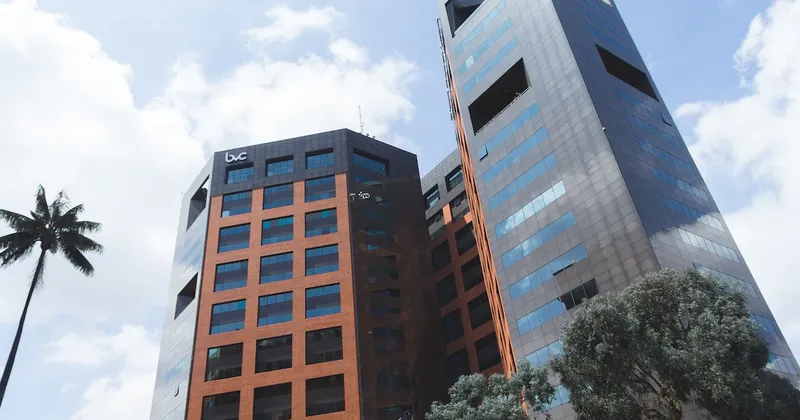Ecopetrol cae por toma de utilidades, mientras bonos colombianos lideran ganancias en la región
