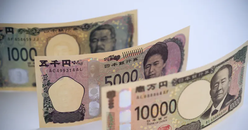 Yen toca máximo desde febrero y supera nivel tras intervención de Japón y EE.UU.