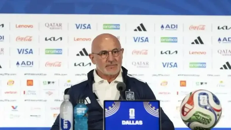 Rueda de prensa de Luis de la Fuente y Rodri, en directo