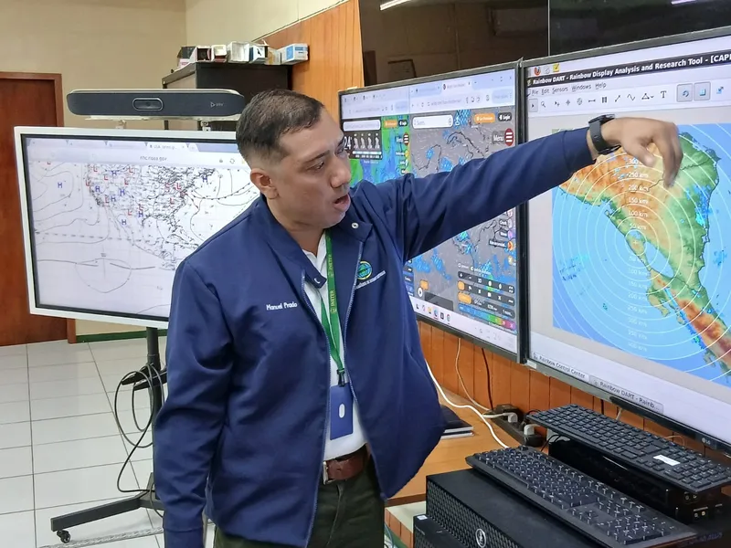 Onda tropical 17 provocará lluvias en el Caribe, mientras que en el Pacífico persistirá el calor esta semana
