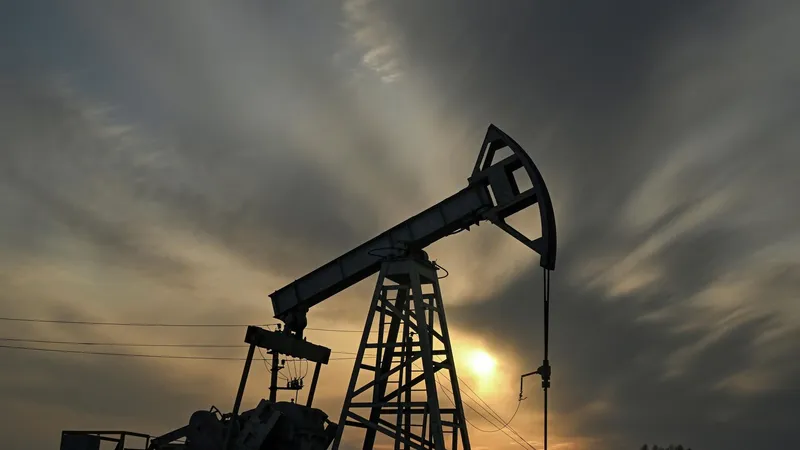 El costo del petróleo se dispara por los ataques estadounidenses contra Irán