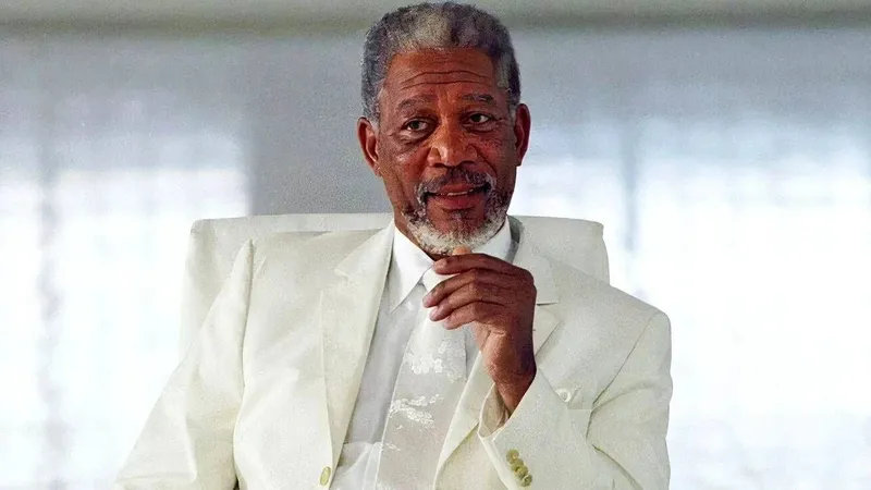 "Todo en ella es increíble": A Morgan Freeman le encanta esta película de 2001 y cree que es "una obra de arte"