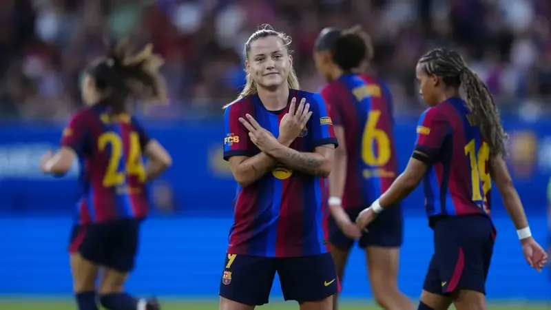 Golazo de 'Leo' Pina para abrir el Clásico a los cuatro minutos
