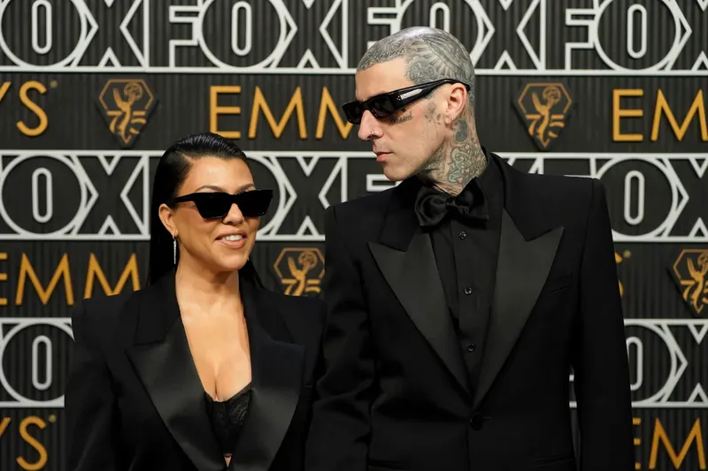 Kourtney Kardashian y Travis Barker revelan que sufrieron un aborto espontáneo