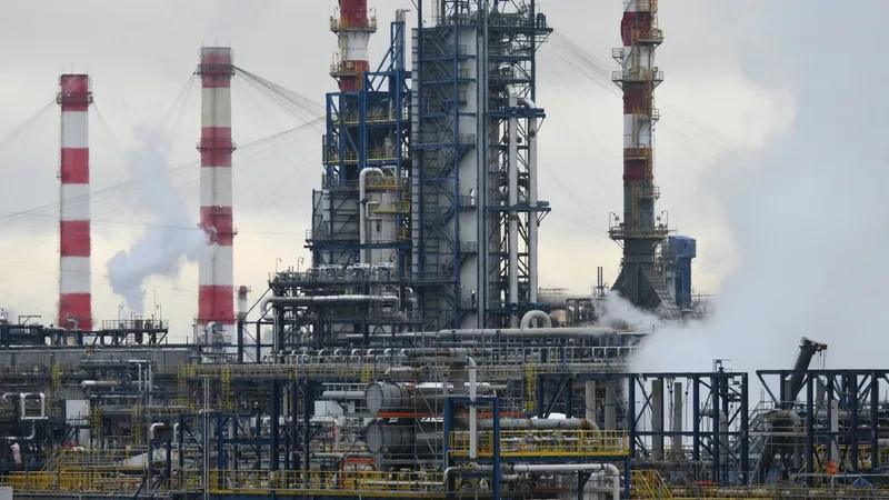 Moscú reacciona al deseo de un país europeo de ayudar a Kiev a "reducir a escombros" las refinerías rusas