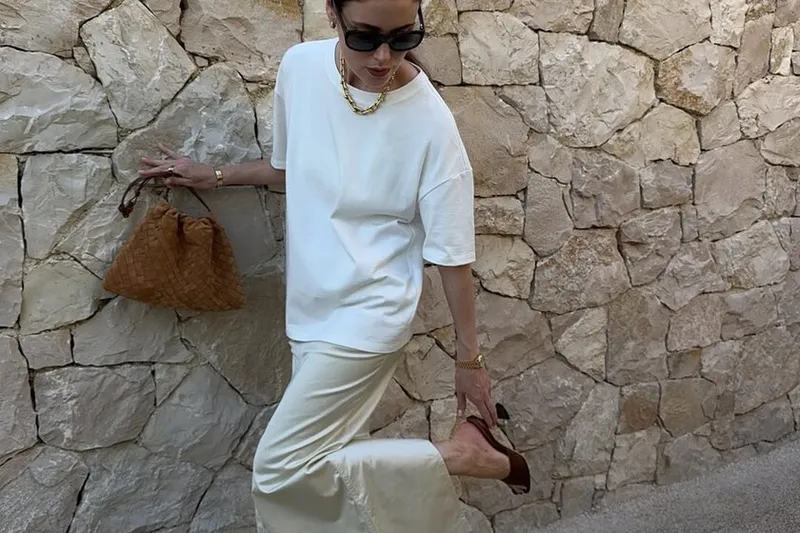 Las sandalias de Mango más minimalistas para llevar a todos los eventos de verano son de piel y tacón sensato