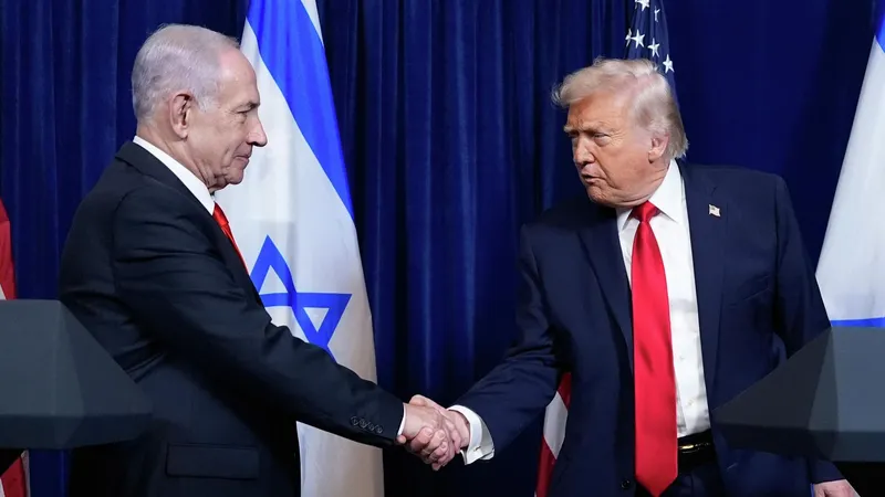Trump admite que ataques de Israel no son precisos: "No hace falta derribar edificios"