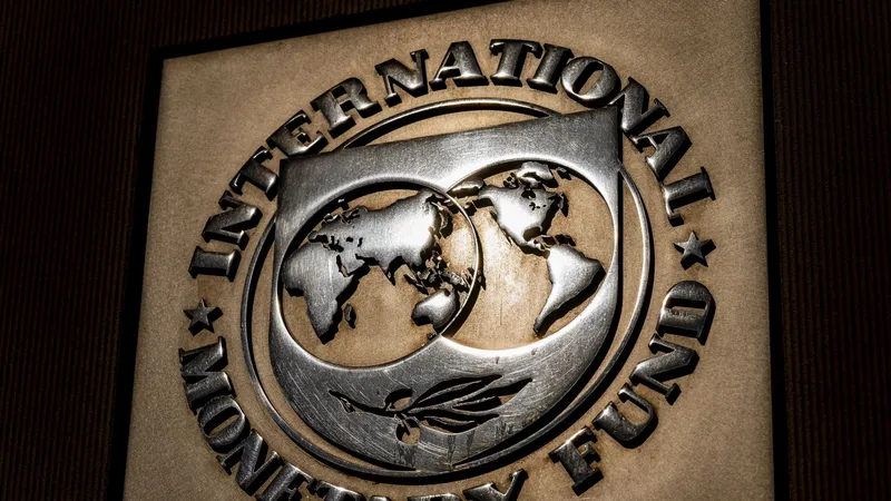 El FMI alerta de que la economía global sigue expuesta a graves riesgos desfavorables