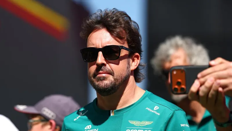 Oficial: Fernando Alonso sale desde el pit lane en Barcelona