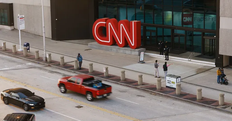 Trump busca que la Corte Suprema reabra su demanda de US$475 millones contra CNN