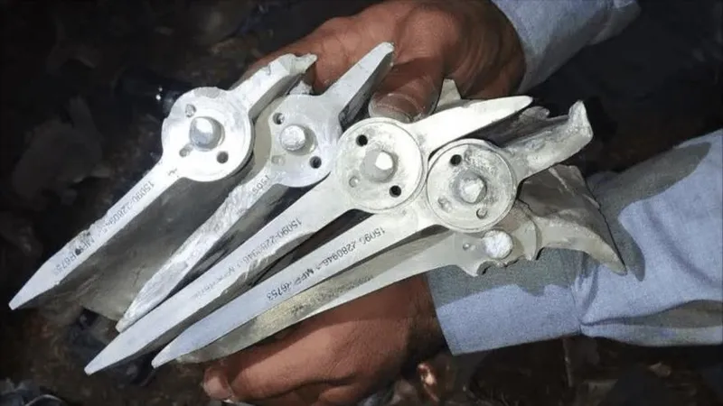 En Fotos: Los restos del dron Orbiter derribado por Irán sobre Ormuz