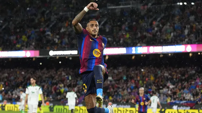 Raphinha, feliz de ser el 'nueve' del Barcelona