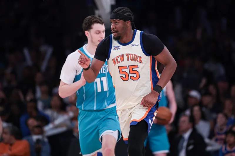 Ariel Hukporti se marcha a los Sixers