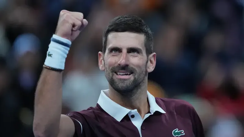 Accidentado título 102 de Djokovic, campeón en Pekín