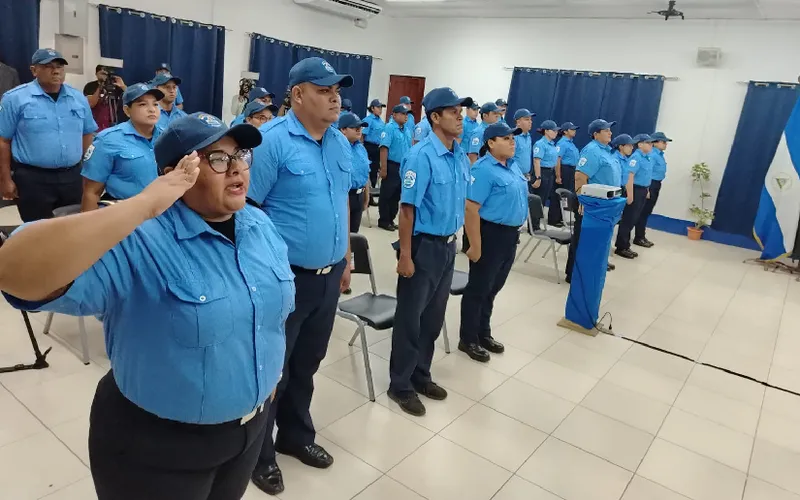 Funcionarios de Migración y Extranjería reciben capacitación para reforzar atención en puestos fronterizos