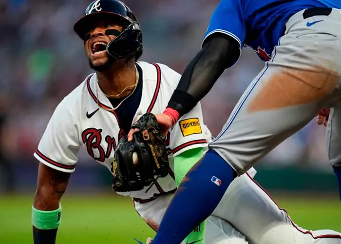 Ronald Acuña vuelve a los Bravos, tras casi 7 semanas lesionado