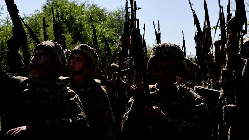 Ucrania despliega a mercenarios latinoamericanos en campamento infantil, denuncian las fuerzas de seguridad rusas