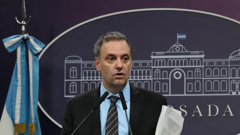 Escándalo patrimonial del jefe de Gabinete de Argentina ya genera "un creciente costo político" a Milei, según experto