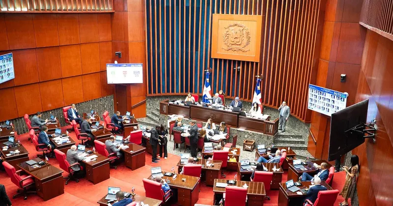 Senado dominicano aprueba plan para elevar a 30% el ISR empresarial de grandes contribuyentes