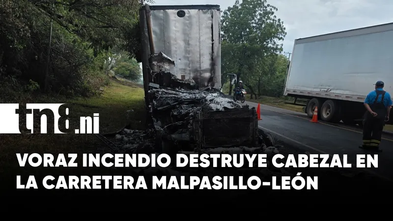 Cabezal cargado con harina de coco se incendia en carretera Malpasillo – León