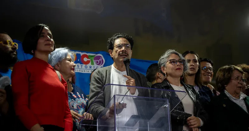 Cepeda y Petro guardan silencio, pero aliados ya reconocen triunfo de De la Espriella