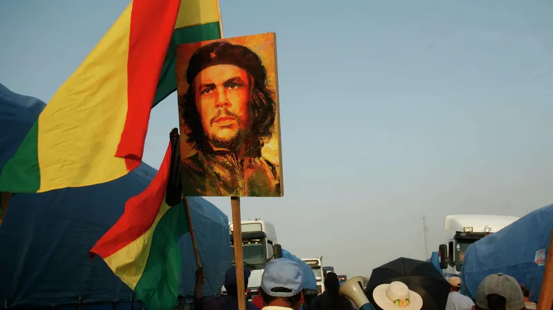 Borrar al 'Che' en Bolivia busca "eliminar símbolos históricos", advierte un analista