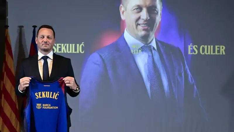 Sekulic, presentado: "Es un honor estar aquí, quiero formar parte de la cultura de Barcelona"