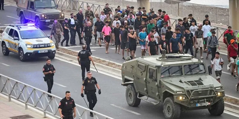 España blinda Ceuta con más de 2.000 efectivos ante una nueva oleada migratoria