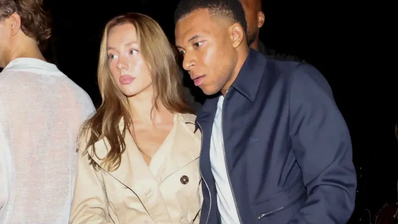 Kylian Mbappé disfruta de una velada especial en París con Ester Expósito mientras se recupera de una lesión