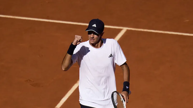 Rafa Jódar se estrena hoy en Roland Garros 2026: a qué hora y cómo ver el partido en TV