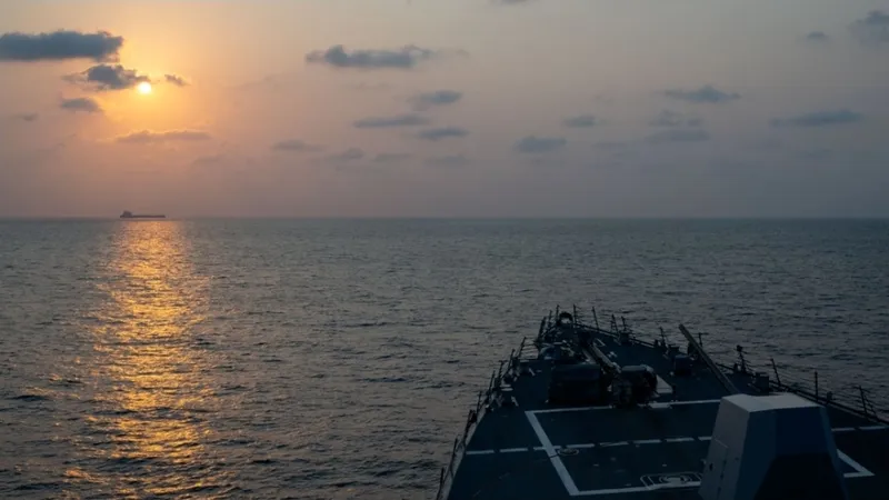 Trump anuncia el final del bloqueo naval a Irán